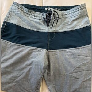 Billabong Men's Gray and Black Swim Shorts
